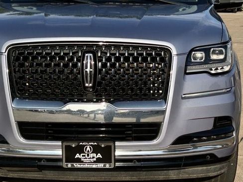 Used 2022 Lincoln Navigator L Black Label AWD/4WD image 8
