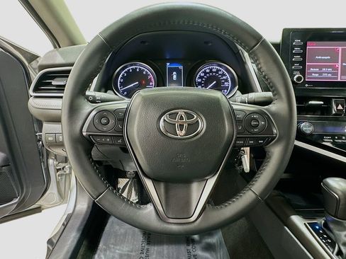 Used 2024 Toyota Camry SE FWD image 11