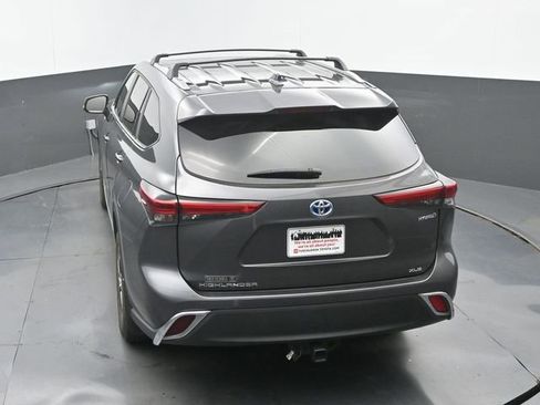 Used 2023 Toyota Highlander XLE AWD/4WD image 34