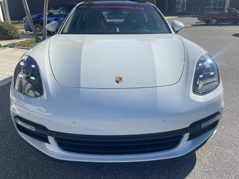 Used 2018 Porsche Panamera RWD image 35