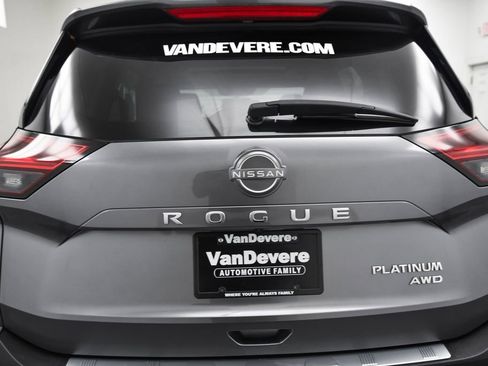 Used 2023 Nissan Rogue Platinum w/ Platinum Premium Package image 6