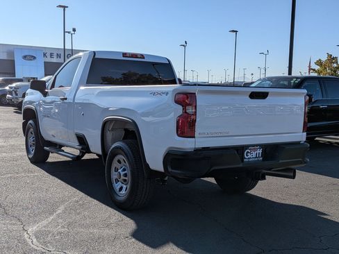 Used 2025 Chevrolet Silverado 3500 W/T image 9