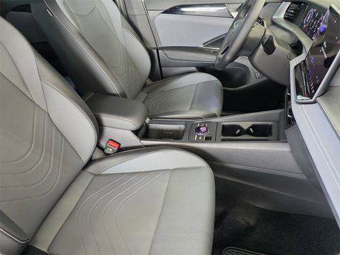 New 2026 Volkswagen Tiguan SE R-Line image 11