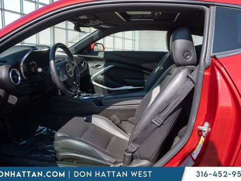 Used 2018 Chevrolet Camaro LT RWD image 3