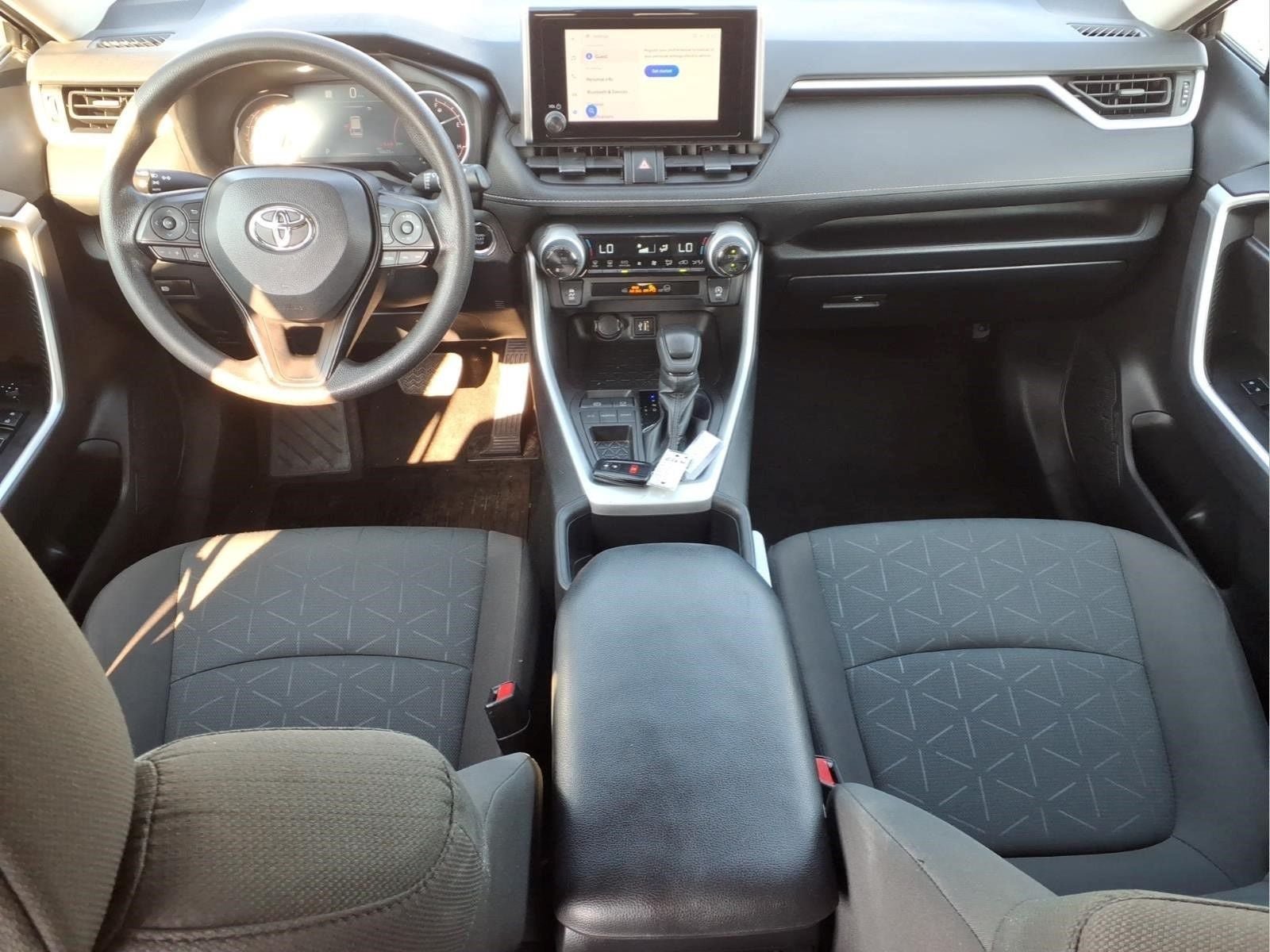 Used 2024 Toyota RAV4 XLE FWD image 7