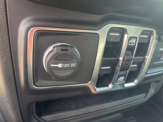 Used 2024 Jeep Wrangler Unlimited w/ Convenience Group AWD/4WD image 17