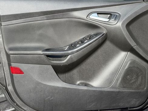 Used 2015 Ford Focus SE FWD image 20