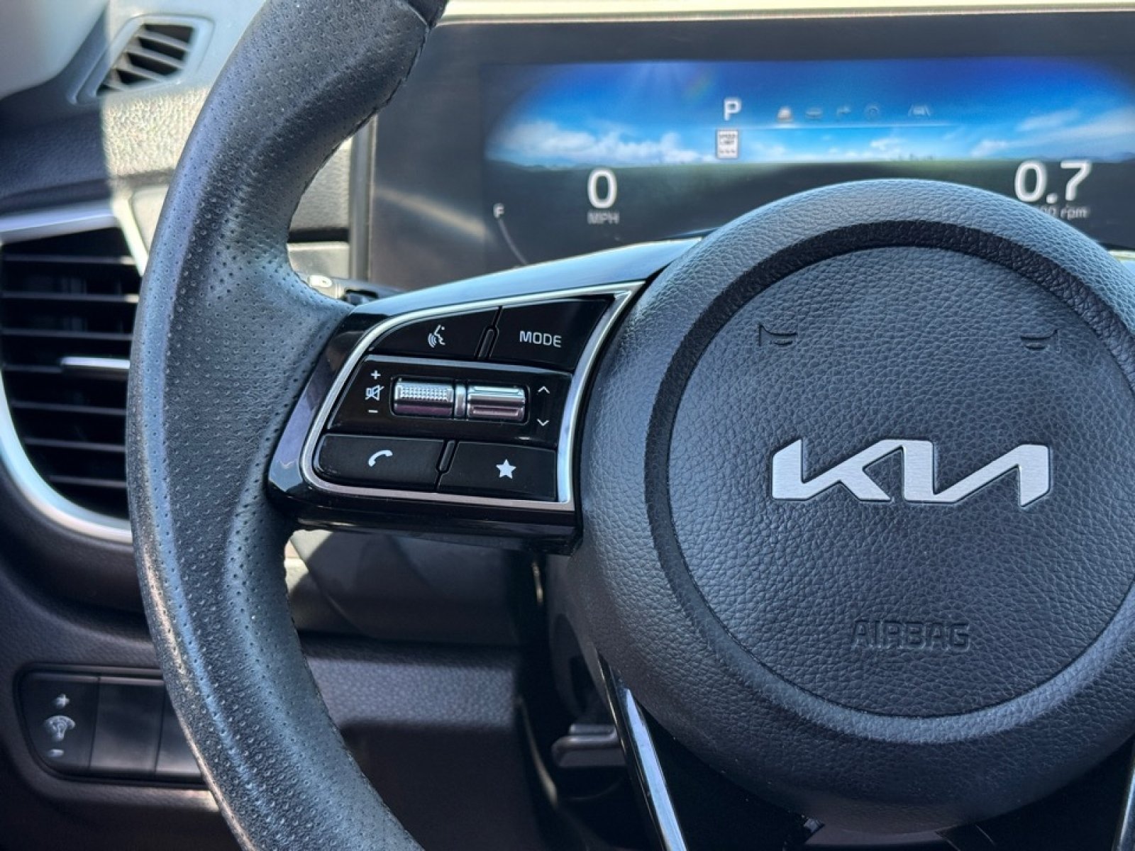 Used 2024 Kia Seltos SX w/ SX Sunroof Package AWD/4WD image 23