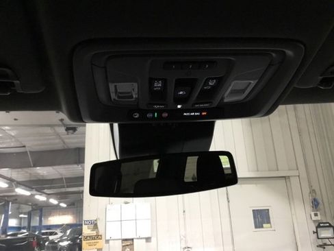 New 2025 GMC Sierra 1500 SLT w/ SLT Premium Package image 38