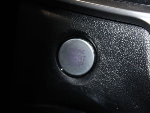 Used 2024 Kia Sorento S image 26