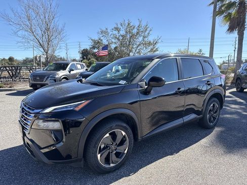 Used 2024 Nissan Rogue SV image 8