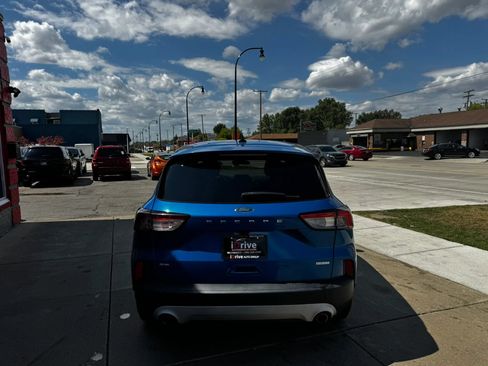 Used 2020 Ford Escape SE FWD image 4