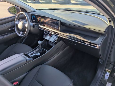 Used 2025 Hyundai Tucson SEL FWD image 38