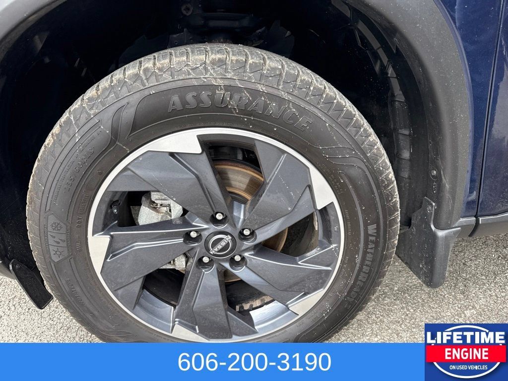 Used 2024 Nissan Rogue SV w/ SV Premium Package AWD/4WD image 14