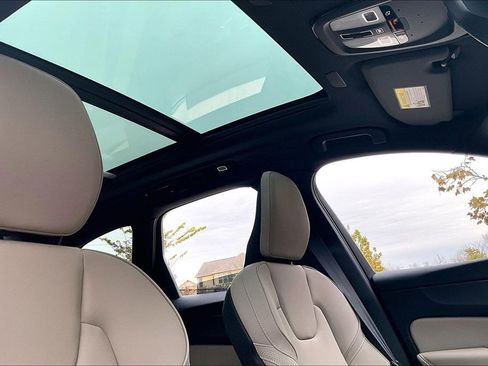 New 2026 Volvo XC60 B5 Plus w/ Protection Package Premier AWD/4WD image 35