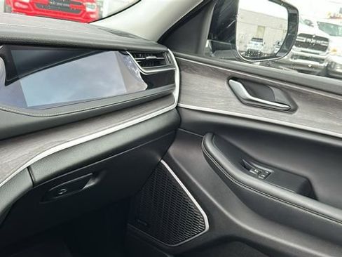 Used 2023 Jeep Grand Cherokee 30th Anniversary image 24