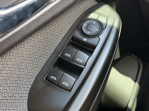 Used 2023 Chevrolet TrailBlazer LS FWD image 18