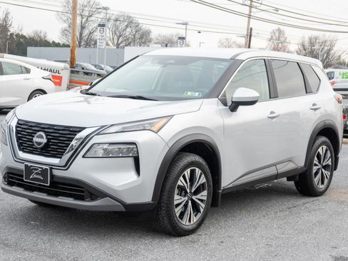 Used 2023 Nissan Rogue SV image 6
