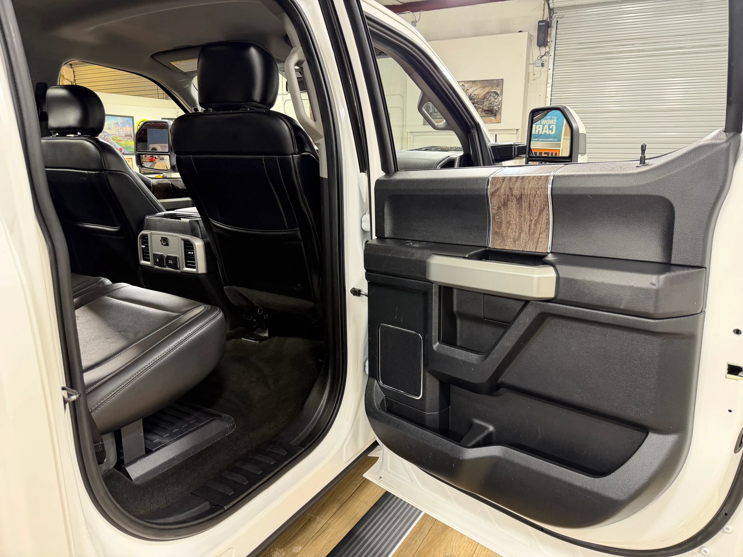 Used 2018 Ford F250 Lariat w/ Lariat Ultimate Package AWD/4WD image 18