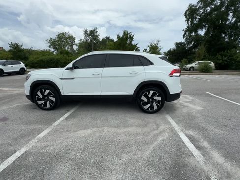 Certified 2024 Volkswagen Atlas Cross Sport SE FWD image 5
