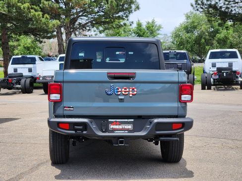 Used 2024 Jeep Gladiator Sport AWD/4WD image 11