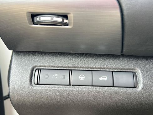 Used 2025 Nissan Pathfinder Rock Creek AWD/4WD image 12