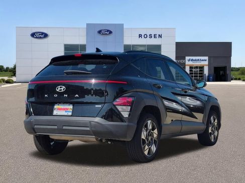 Used 2024 Hyundai Kona SEL AWD/4WD image 3