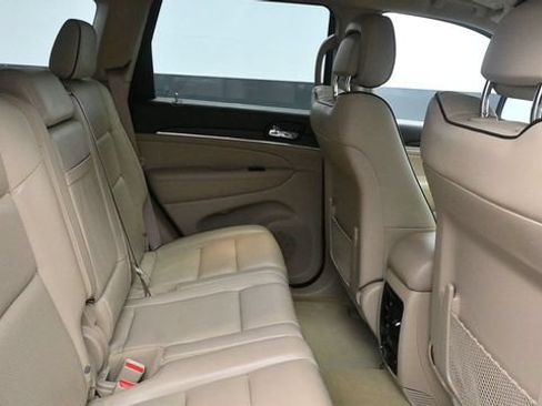 Used 2020 Jeep Grand Cherokee Overland AWD/4WD image 10