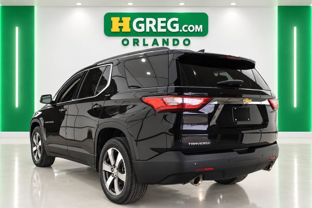 Used 2021 Chevrolet Traverse LT w/ LT Premium Package FWD image 2