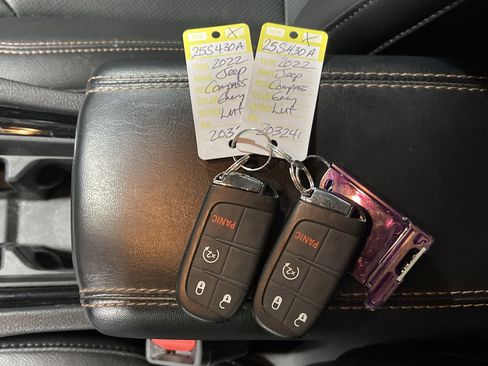 Used 2022 Jeep Compass Limited image 25