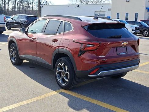 Used 2025 Chevrolet Trax LT w/ Driver Confidence Package image 22