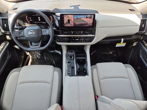 New 2026 Nissan Pathfinder SL FWD image 10