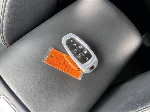 Used 2023 Hyundai Santa Fe Limited AWD/4WD image 12