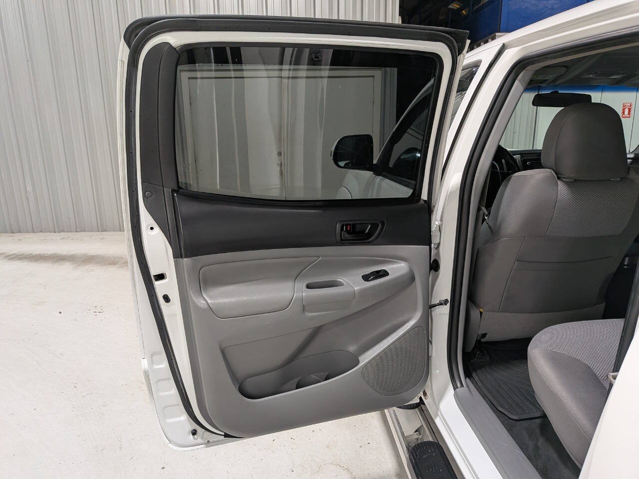 Used 2015 Toyota Tacoma PreRunner w/ TRD Sport Package RWD image 16