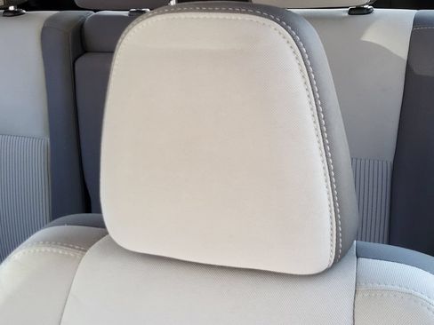 Used 2015 Toyota RAV4 XLE AWD/4WD image 18