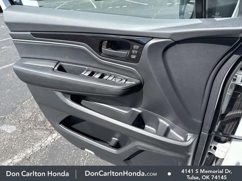 New 2026 Honda Odyssey Touring image 12