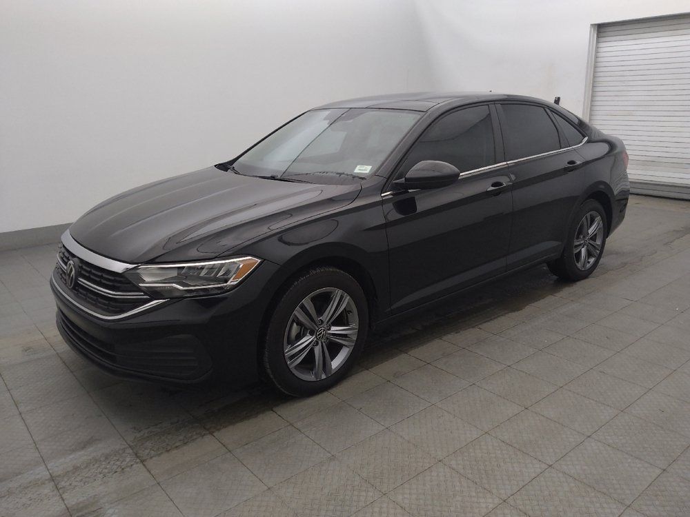 Used 2024 Volkswagen Jetta SE w/ Panoramic Sunroof Package FWD image 2