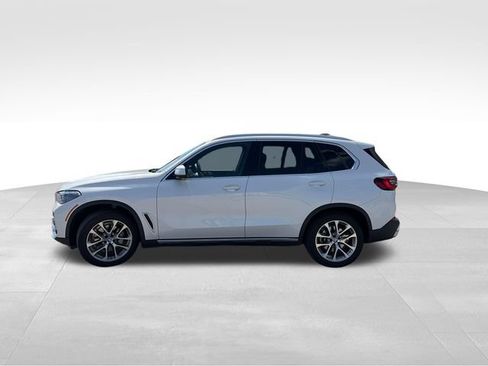 Used 2022 BMW X5 xDrive40i w/ Executive Package AWD/4WD image 3