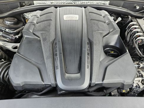Used 2021 Porsche Macan S AWD/4WD image 30
