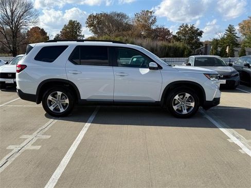 Certified 2025 Honda Pilot EX-L image 2