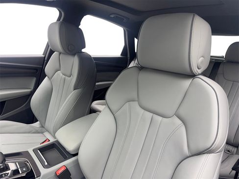 Used 2022 Audi Q5 2.0T Premium w/ Convenience Package image 28