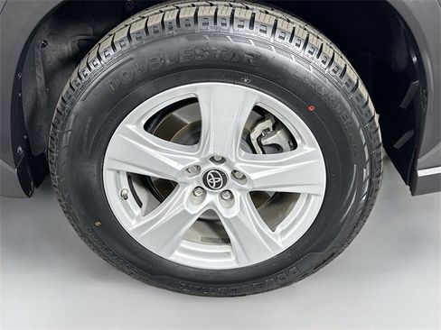 Certified 2023 Toyota Highlander LE image 30