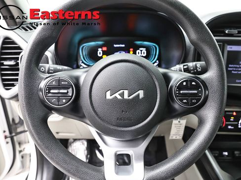 Used 2023 Kia Soul LX FWD image 10