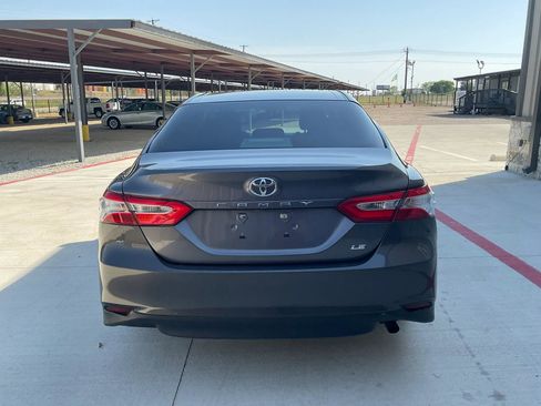 Used 2018 Toyota Camry LE image 7