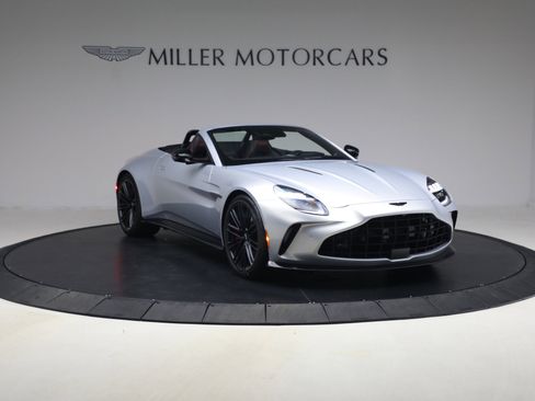 New 2026 Aston Martin V8 Vantage Roadster RWD image 11