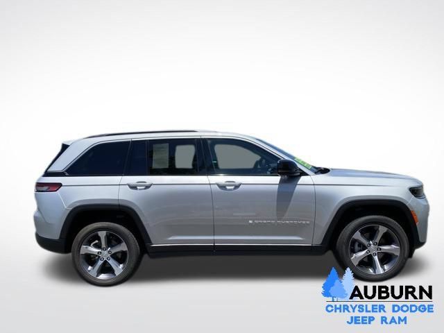 Used 2026 Jeep Grand Cherokee Limited AWD/4WD image 8