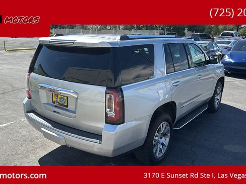 Used 2018 GMC Yukon Denali image 4