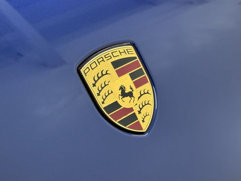Certified 2025 Porsche Macan image 61