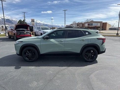 New 2026 Chevrolet Trax ACTIV w/ Sunroof Package FWD image 4