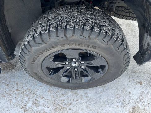 Used 2022 RAM 1500 Laramie AWD/4WD image 9